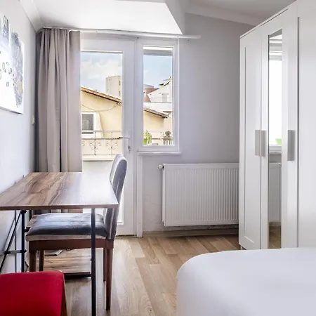 Fully Furnished Flat With Terrace In Atasehir *