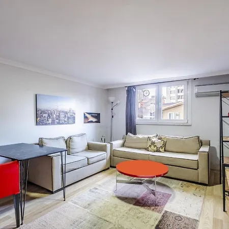 Lägenhet Fully Furnished Flat With Terrace In Atasehir