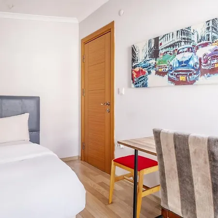 Fully Furnished Flat With Terrace In Atasehir Lägenhet Istanbul