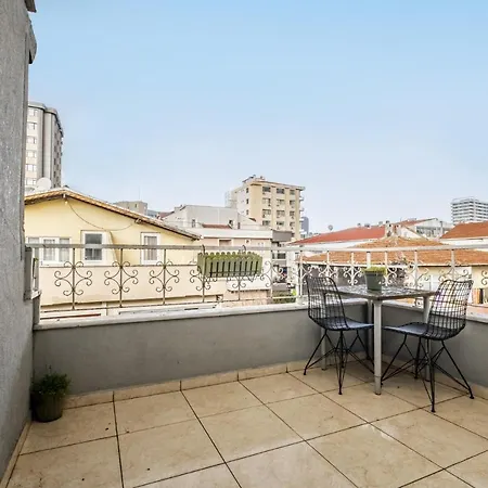 Lägenhet Fully Furnished Flat With Terrace In Atasehir Istanbul